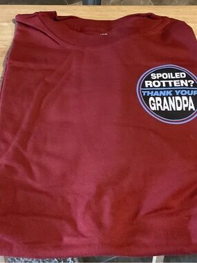 Hallmark Men’s “Spoiled Rotten? Thank Your Grandpa” 100% Cotton T-Shirt M/L NWTs